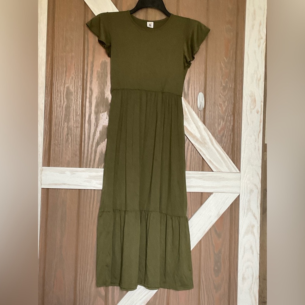 Olive Green Child’s Maxi Dress. Size 12-13Y. NWOT